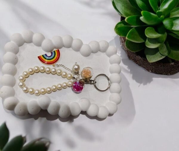 Rainbow and pearl keaychain